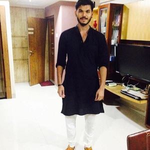 Meet your Posher, Yash